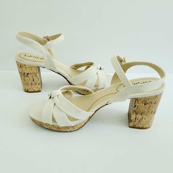 NEW Life Stride White Platforms Sandals - Picture 1 of 6